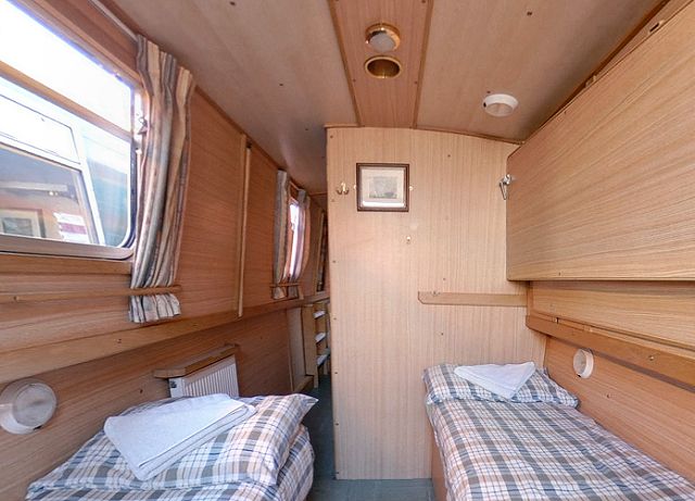 Narrowboat Single Beds